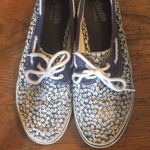 Austin Trading Co Flower Flats